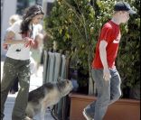 Macaulay Culkin et Mila Kunis en 2006