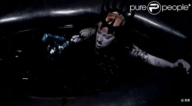 Lady Gaga dans la pub pour son parfum Fame