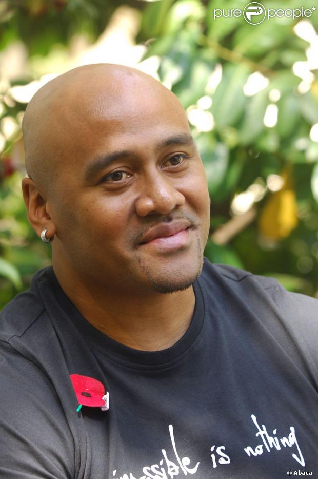 Jonah Lomu à l'ambassade de Nouvelle-Zélande à Paris le 25 avril 2007