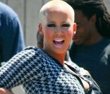 Hilare, Amber Rose sur le tournage de School Dance à Norwalk, le 18 juin 2012