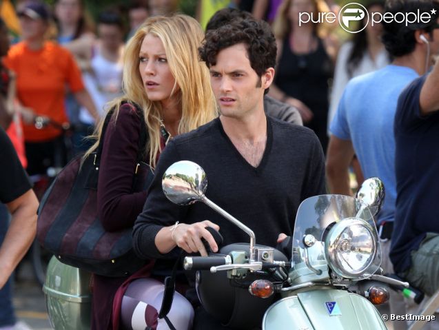 La belle Blake Lively et Penn Badgley tournent la sixième saison de Gossip Girl à New York, le 28 août 2012
