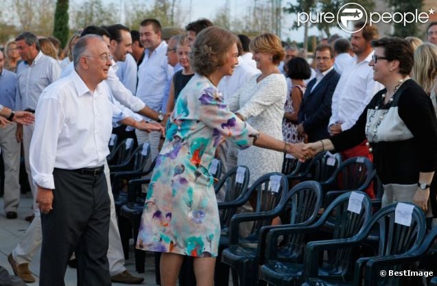 REY  JUAN CARLOS Y DOÑA SOFÍA - AGENDA Y ACTIVIDADES - Página 22 925815-la-reine-sofia-d-espagne-lors-des-637x0-1