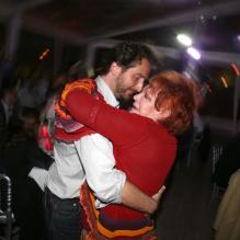 Retrouvailles pour Edouard Baer et Régine à l'occasion d'une soirée caritative pour l'association Les Puits du Désert, au domaine de Bertaud-Belieu, au coeur de presqu'île de Saint-Tropez, le 30 août 2012.