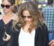  Jennifer Lopez, sous bonne escorte, fait du shopping avant une soirée en amoureux. New York, le 11 septembre 2012. 