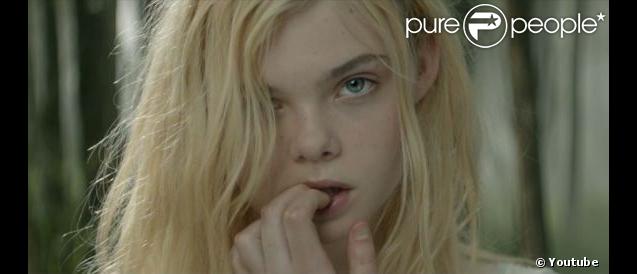 Elle Fanning, star du clip Le Premier Parfum pour Lolita Lempicka réalisé par Yoann Lemoine.