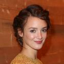 Fashion Week : Charlotte Le Bon et Claire Chazal, souriantes chez Carven