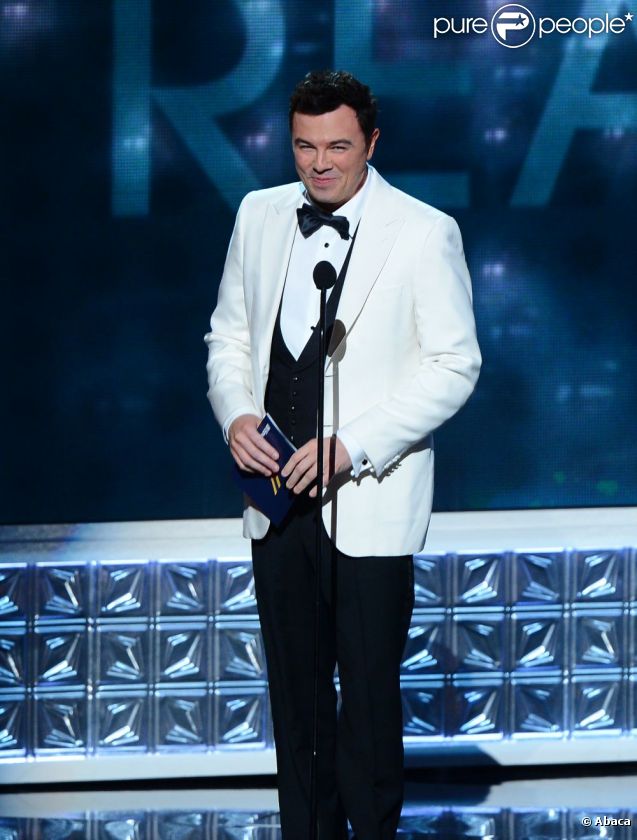 Seth MacFarlane sur la scène des Emmy Awards en septembre 2012.