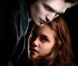 Kristen Stewart et Robert Pattinson dans la saga  Twilight. 