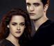 Kristen Stewart et Robert Pattinson dans la saga  Twilight. 