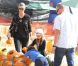 Heidi Klum, à la célèbre ferme aux citrouilles de 'Mr. Bones Pumpkin Patch', s'amuse avec ses enfants Leni, Henry, Johan, Lou et son compagnon Martin Kristen, à West Hollywood le 6 Octobre 2012.
