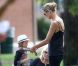 Heidi Klum assiste avec ses trois enfants Leni, Johan et Lou et son compagnon Martin Kristen au match de football de Henry, à Los Angeles, le 6 octobre 2012