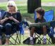 Heidi Klum assiste avec ses trois enfants Leni, Johan et Lou et son compagnon Martin Kristen au match de football de Henry, à Los Angeles, le 6 octobre 2012