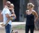 Heidi Klum assiste avec ses trois enfants Leni, Johan et Lou et son compagnon Martin Kristen au match de football de Henry, à Los Angeles, le 6 octobre 2012