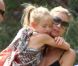 Heidi Klum assiste avec ses trois enfants Leni, Johan et Lou et son compagnon Martin Kristen au match de football de Henry, à Los Angeles, le 6 octobre 2012