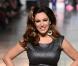 Kelly Brook, sexy créatrice et mannequin, exhibe ses créations pour New Look lors du The Look Show à la Royal Courts of Justice. Londres, le 6 octobre 2012.