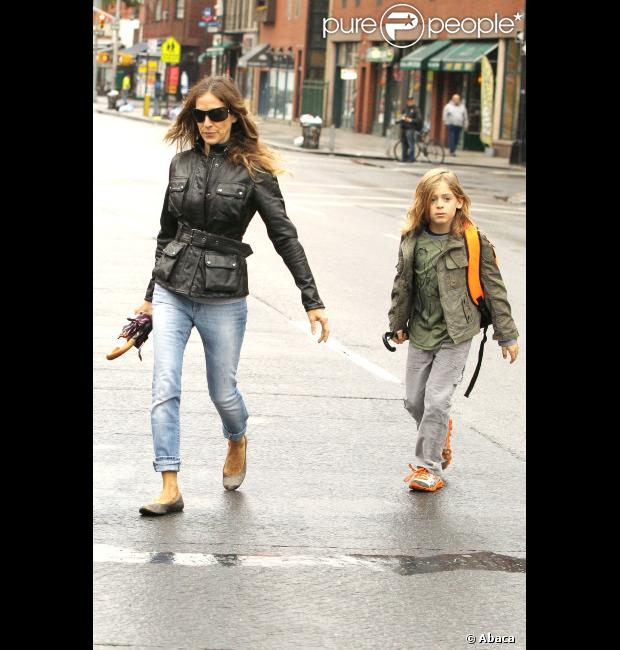 Sarah Jessica Parker accompagne son fils James à l'école, le mardi 9 octobre à New York City.