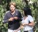 Sean Stewart dans les rues de Beverly Hills le 9 octobre 2012 en train de s'envoyer un flacon de 5 Hour Energy Drink