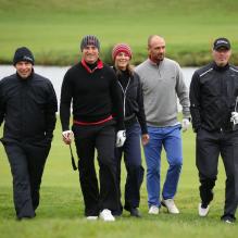 Alain Boghossian, David Ginola, Nathalie Simon, Christophe Dugarry et Laurent Blanc lors du Trophée Novotel des Personnalités qui se disputait sur l'Albatros au Grand National à Saint-Quentin-en-Yvelines les 12 et 13 octobre 2012