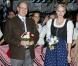 La princesse Charlene de Monaco a levé sa chope avec le prince Albert, parrain de l'événement, lors de l'inauguration de la 7e Oktoberfest de Monaco, le 14 octobre 2012 au Café de Paris.