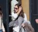 Jennifer Garner fait du shopping chez Isabel Marant avant de poser devant un fleuriste à Paris, le 16 octobre 2012