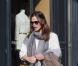 Jennifer Garner fait du shopping chez Isabel Marant avant de poser devant un fleuriste à Paris, le 16 octobre 2012