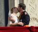 Après leur union religieuse, le prince Guillaume et son épouse Stéphanie de Lannoy se sont présentés au balcon du palais grand-ducal devant les Luxembourgeois et se sont embrassés, le 20 octobre 2012.