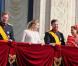 Après leur union religieuse, le prince Guillaume et son épouse Stéphanie de Lannoy se sont présentés au balcon du palais grand-ducal devant les Luxembourgeois, entourés du grand-duc Henri et de la grande-duchesse Maria Teresa, le 20 octobre 2012.