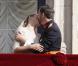 Après leur union religieuse, le prince Guillaume et son épouse Stéphanie de Lannoy se sont présentés au balcon du palais grand-ducal devant les Luxembourgeois et se sont embrassés, le 20 octobre 2012.
