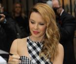 Kylie Minogue : Sublime et sexy pour son arrivée aux Q Awards 2012 !