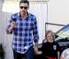 Jennifer Garner et Ben Affleck sont allés chercher leurs filles, Violet et Seraphina, à leur cours de karaté. Violet a obtenu la ceinture orange. Los Angeles, le 26 octobre 2012