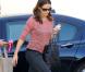 Jennifer Garner et Ben Affleck sont allés chercher leurs filles, Violet et Seraphina, à leur cours de karaté. Violet a obtenu la ceinture orange. Los Angeles, le 26 octobre 2012