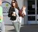 Jennifer Garner, l'adorable Samuel dans les bras, offre un petit-déjeuner chez Starbucks à Seraphina. Los Angeles, 26 octobre 2012