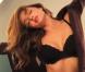 Miranda Kerr se dévoile dans le making of du shooting pour le magazine Esquire. Capture d'écran.