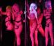 Kelly Brook et les filles de la revue lors de son show  Forever Crazy  avec le Crazy Horse à Londres, le 1er novembre 2012.