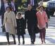 Sasha et Malia Obama entourées de leurs parents en décembre 2011