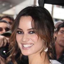 Bérénice Marlohe arrive sur le Hollywood Boulevard, le 8 novembre 2012.