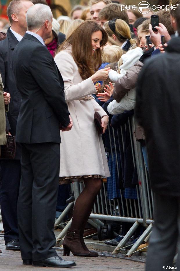 CASA REAL BRITÁNICA - Página 47 990705-the-duke-and-duchess-of-cambridge-visit-620x0-1