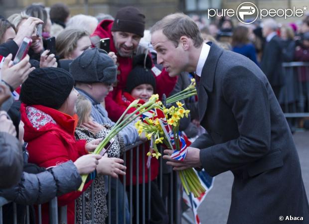 CASA REAL BRITÁNICA - Página 47 990746-the-duke-of-cambridge-greets-well-620x0-1