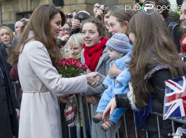 CASA REAL BRITÁNICA - Página 47 990747-the-duchess-of-cambridge-meets-james-620x0-1