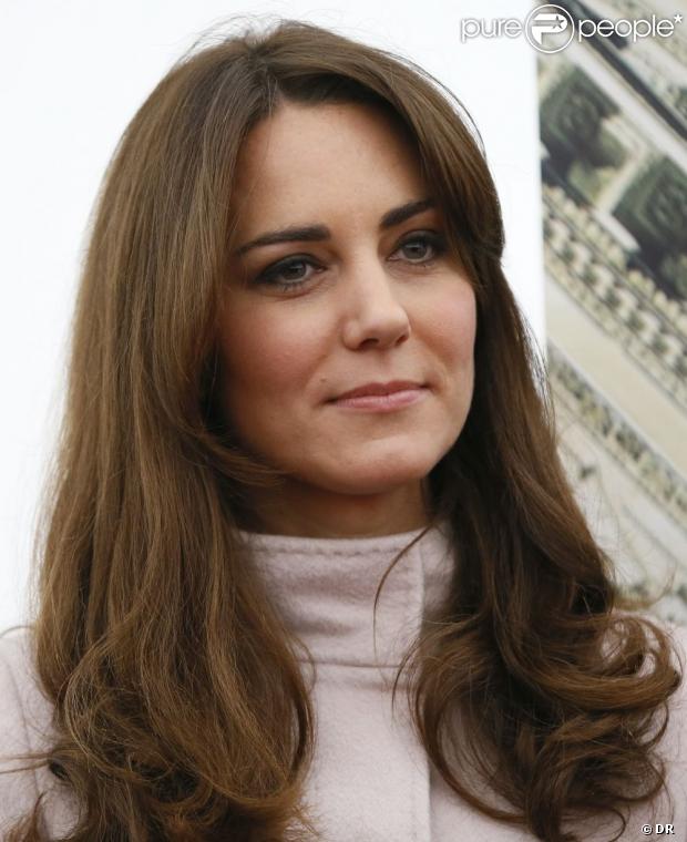 http://static1.purepeople.com/articles/6/11/14/56/@/996472-kate-middleton-victime-d-un-canular-620x0-2.jpg