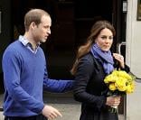 Le prince William et kate Middleton quittant le King Edward Vll Hospital à Londres le 6 décembre 2012