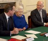 Elizabeth II : Grande première politique en 60 ans de règne et cadeau glacé
