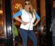Mariah Carey fait du shopping à Aspen dans le Colorado, le 20 décembre 2012. Elle prend la pose devant les photographes.