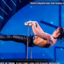 André l'équilibriste lors de la finale de La France a un Incroyable Talent, saison 7, le mercredi 26 décembre 2012 sur M6