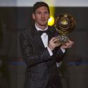 Ballon d'or-Lionel Messi : Un costume à petits pois qui n'est pas passé inaperçu