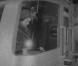 La reine Elizabeth II lors d'une visite dans le métro de Londres en 1969 pour l'inauguration de la ligne Victoria, trente ans après y être venue pour la première fois, en 1939, à l'âge de 13 ans.