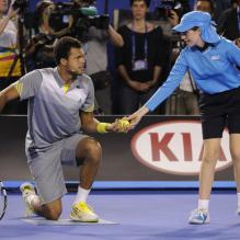 Jo-Wilfried Tsonga durant le "Kids Day" de Melbourne, le 12 janvier 2013.