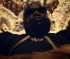 Rick Ross dans le clip de Pirates, extrait de son sixième album God Forgives, I Don't nominé aux Grammy Awards dans la catégorie Meilleur Album Rap.