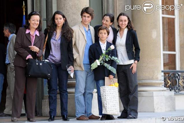 Ingrid Betancourt, sa fille Mélanie, son fils Lorenzo, son neveu, sa mère Yolanda, sa soeur Astrid