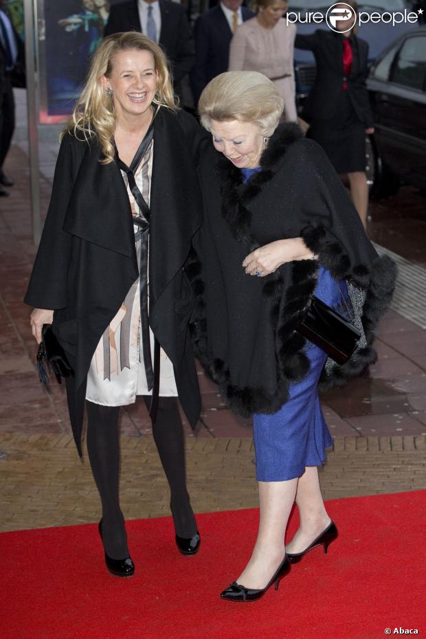 CASA REAL HOLANDESA - Página 21 1042855-queen-beatrix-and-princess-mabel-of-the-620x0-1